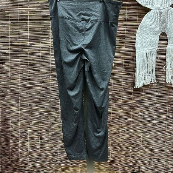 Jenni on Repeat Crossover Full Length Legging, Created for Macy's - Harbor Grey - Picture 3 of 3